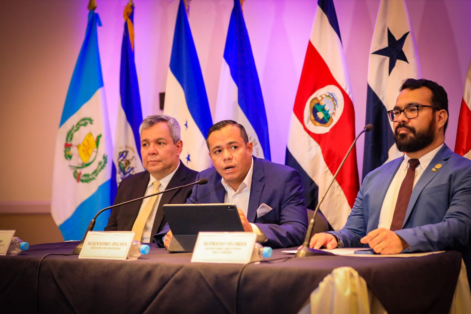 anuncian-nuevo-portafolio-de-inversion-para-el-salvador